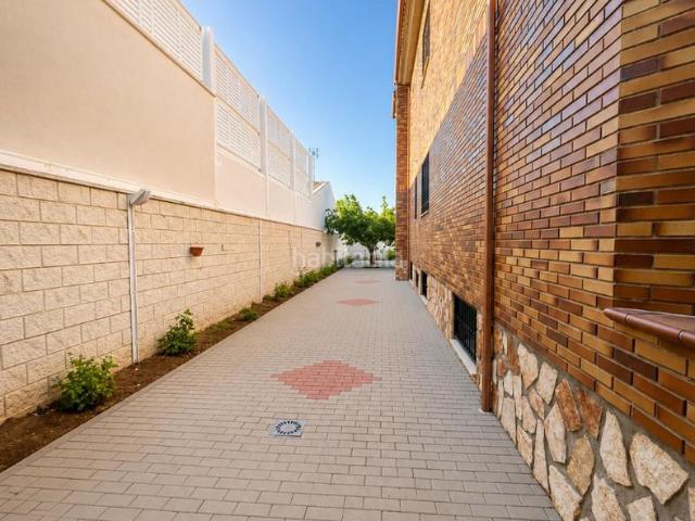 Chalet en venta en Tomelloso. ¡EXCLUSIVA VIVIENDA INDEPENDIENTE DE 552 m² CON PISCINA PRIVADA!. Chalets.