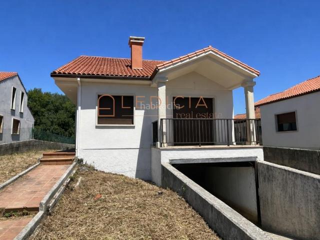 Chalet en venta en Tomiño. Chalets.