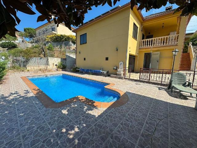 Chalet en venta en Tordera, de 140 m² 3 habitaciones por 260.000
