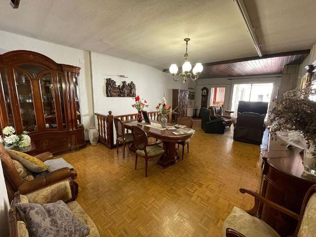 Chalet en venta en Tordera, de 330 m² 3 habitaciones por 220.000
