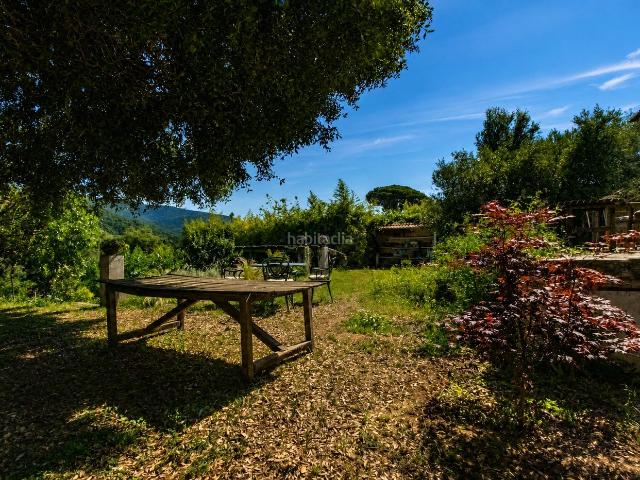 Chalet en venta en Sant Cebrià de Vallalta. Chalet independiente con 1.600 m² de parcela, placas solares, jardín y máxima eficiencia energética. Chalets Sant Cebrià de.