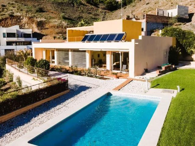 Chalet en venta en Torrox, El Peñoncillo. Exclusivo Chalet en venta en Torrox. Chalets.