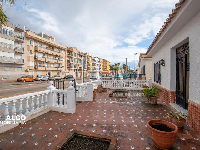 Chalet en venta en Torrox, Laguna Beach. Chalet único a solo 100 metros de la playa Las Dunas de la Carraca Descubre esta magnífica vivienda unifamiliar situada en un en. Chalets.