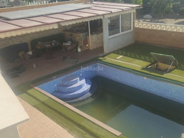 Chalet en venta en Torrox, Urbanización Santa Rosa. Chalet en venta Torrox costa con 3 dormitorios, piscina y garaje. Chalets.