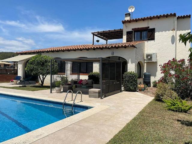 Chalet en venta en Torroella de Montgrí, de 205 m² 5 habitaciones por 795.000