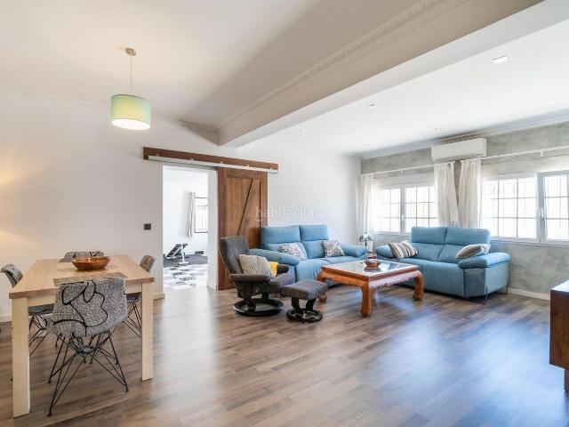 Chalet en venta en Torrevieja, Zona Carrefour Urbanizaciones. Villa with great potential!. Chalets.