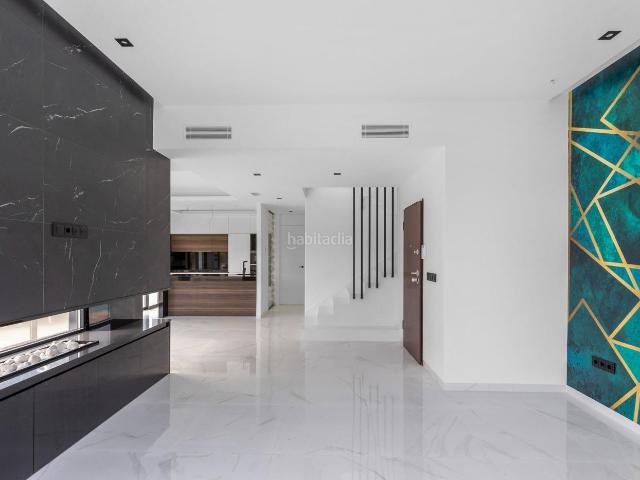 Chalet en venta en Torrevieja, Zona Carrefour Urbanizaciones. VILLA DE 3 DORMITORIOS Y 3 BAÑOS EN TORREVIEJA ZONA TORRETA FLORIDA. Chalets.