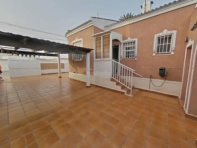 Chalet en venta en Torrevieja, Zona Carrefour Urbanizaciones. CHALET CON PISCINA EN EL CHAPARRAL, TORREVIEJA, ALICANTE. Chalets.
