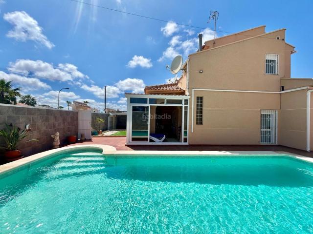 Chalet en venta en Torrevieja, Zona Carrefour Urbanizaciones. Chalet a la venta en Torrevieja. Chalets.