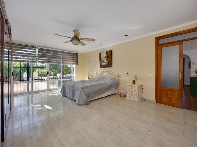 Chalet en venta en Torrevieja, Zona Carrefour Urbanizaciones. Chalet de 4 dormitorios con piscina propia en La Siesta, Torrevieja. Chalets.