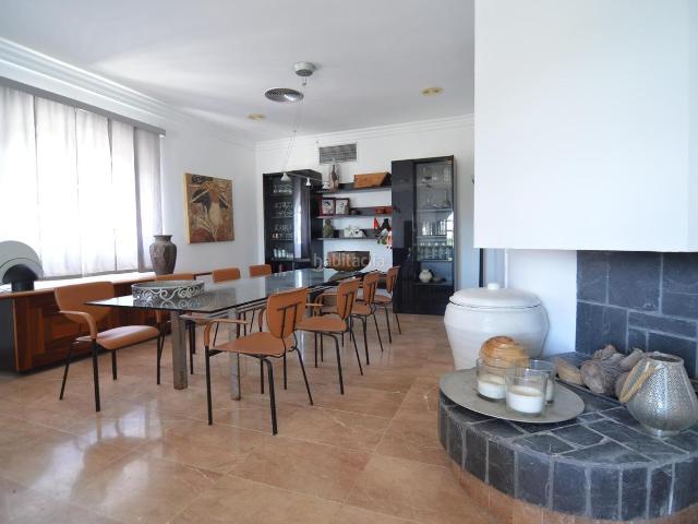 Chalet en venta en Torrevieja, Zona Carrefour Urbanizaciones. Espectacular villa reformada en urbanización Torreta Florida. Chalets.