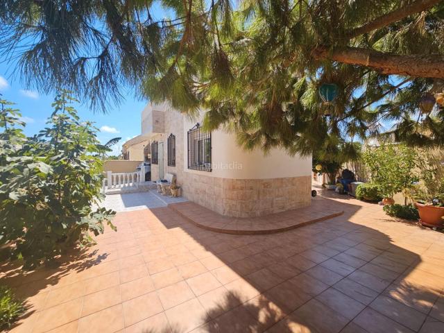 Chalet en venta en Torrevieja, Zona los Frutales. Chalet independiente en Torre del Moro, Torrevieja. Chalets.