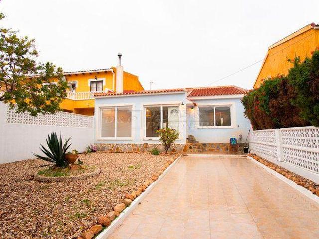Chalet en venta en Torrevieja, Aguas Nuevas