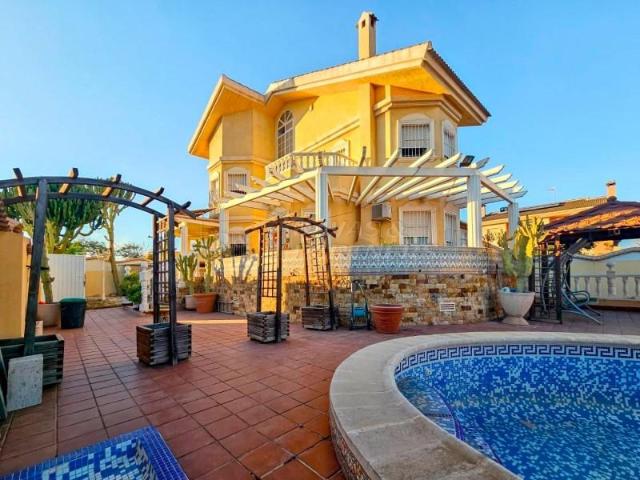 Chalet en venta en Torrevieja, Aguas Nuevas