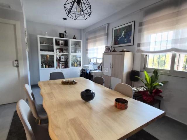 Chalet en venta en Torrevieja, Aguas Nuevas. Casa con piscina comunitaria, en la provincia de Alicante, en la ciudad de Torrevieja, en la zona de Playa de Los Locos. 2 habitac. Chalets.