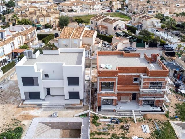 Chalet en venta en Torrevieja, Aguas Nuevas. Chalets.