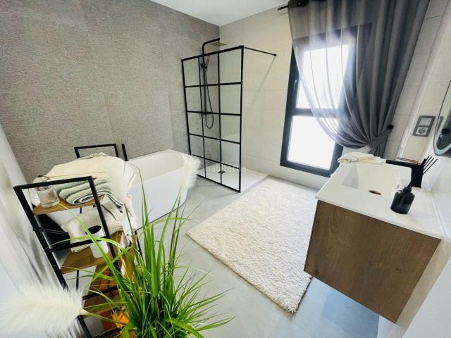 Chalet en venta en Torrevieja, Aguas Nuevas. Independiente en Torrevieja. Chalets.