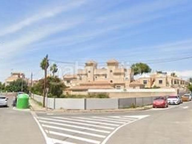 Chalet en venta en Torrevieja, Aguas Nuevas. Oportunidad de inversión mediante subasta Zona más cotizada de Torreblanca. Chalets.