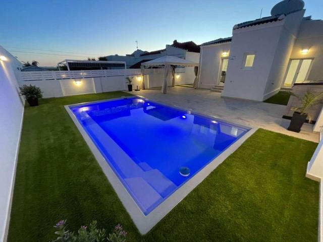 Chalet en venta en Torrevieja Alicante