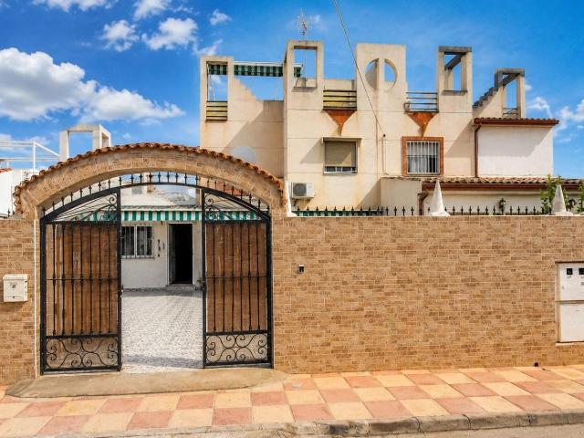 Chalet en venta en Torrevieja Alicante