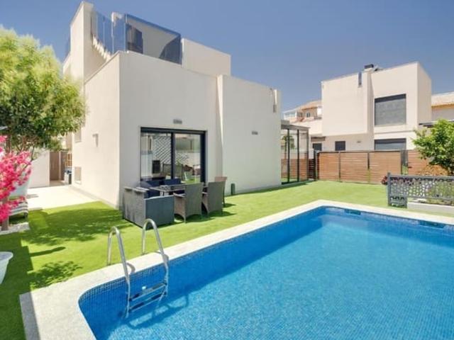 Chalet en venta en Torrevieja, Alicante Costa Blanca