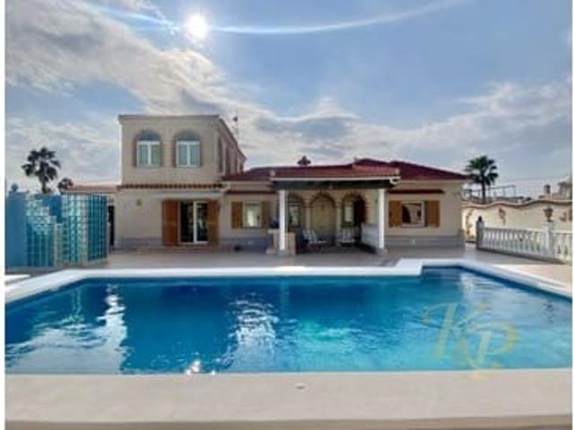 Chalet en venta en Torrevieja, Alicante Costa Blanca