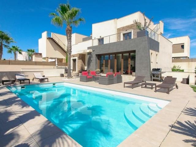 Chalet en venta en Torrevieja, Alicante Costa Blanca
