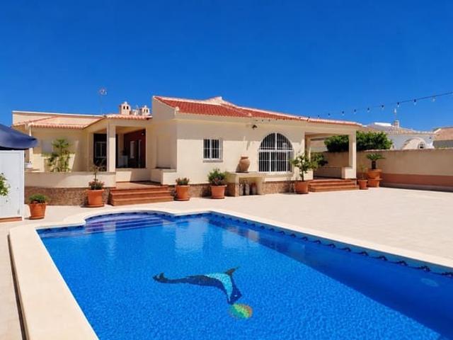 Chalet en venta en Torrevieja, Alicante Costa Blanca