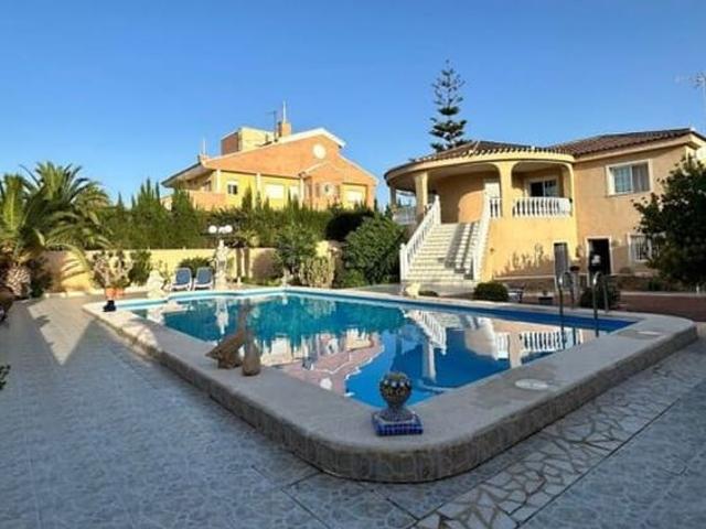 Chalet en venta en Torrevieja, Alicante Costa Blanca