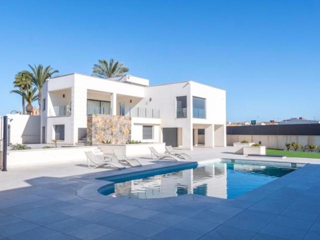Chalet en venta en Torrevieja, Costa Blanca South