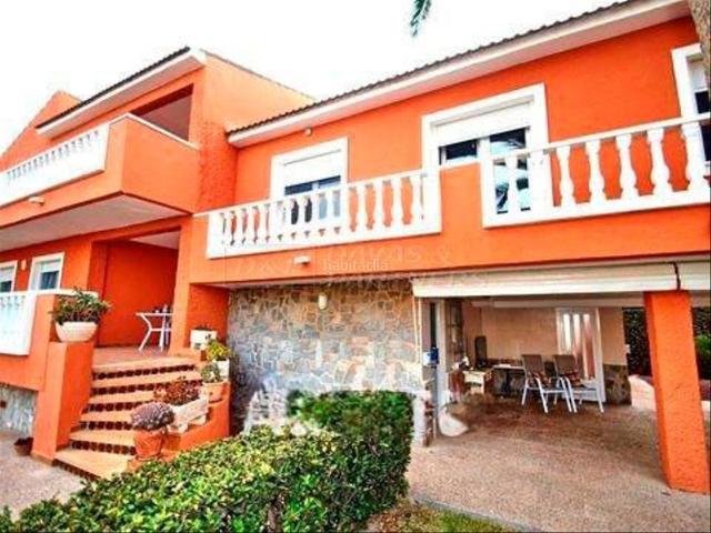 Chalet en venta en Torrevieja, La Veleta. Villa en venta en La Veleta, 5 dormitorios. Chalets.