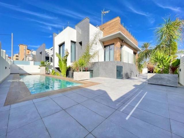 Chalet en venta en Torrevieja, La Mata
