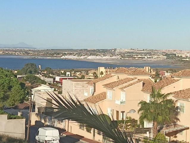 Chalet en venta en Torrevieja, Los Balcones
