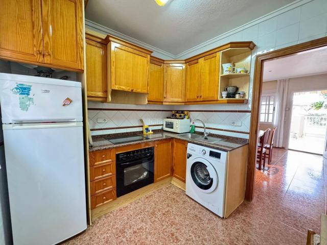 Chalet en venta en Torrevieja, Los Balcones Los Altos. Magniacutefico chalet independiente de 100m2 disentildeado para disfrutar del confort y la privacidad en una de las mejores zonas. Chalets.