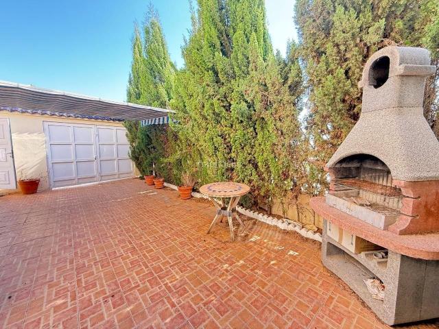 Chalet en venta en Torrevieja, Los Balcones Los Altos. Casa adosada con vistas al mar y a la laguna Las Balcones, Torrevieja. Chalets.