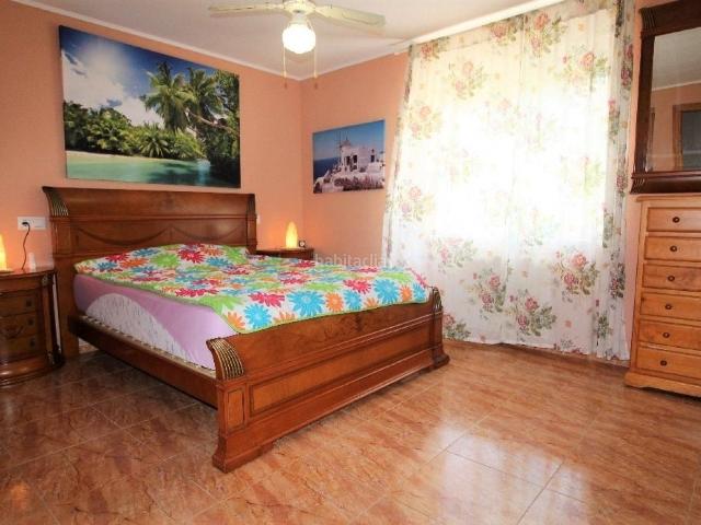 Chalet en venta en Torrevieja, Los Balcones Los Altos. Gran villa con piscina, 5 dormitorios y 2 viviendas. Chalets.