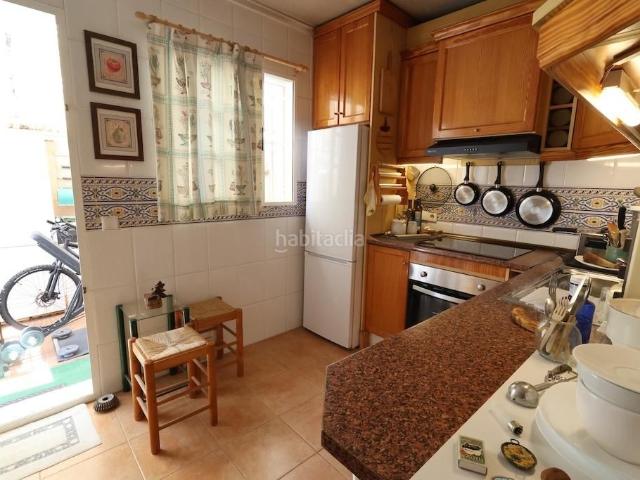 Chalet en venta en Torrevieja, Los Balcones Los Altos. Los Altos, Residencial Las Villas II chalet independiente con entrada para el coche, en 2 plantas frente a un parque de 98 m2 y 17. Chalets.