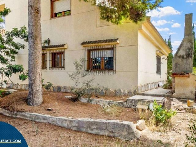 Chalet en venta en Torrevieja, Los Balcones Los Altos. Villa con piscina privada, en la provincia de Alicante, en la ciudad de Torrevieja, en el barrio de Los Balcones. 8 habitaciones. Chalets.