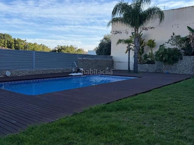 Chalet en venta en Torrevieja, Los Balcones Los Altos. Villa con piscina privada, en la provincia de Alicante, en la localidad de Torrevieja, en el barrio de Los Balcones. 7 habitacione. Chalets.