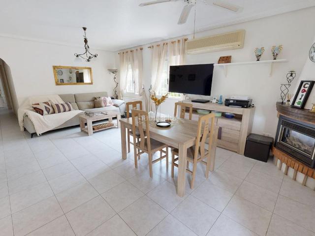 Chalet en venta en Torrevieja, Los Balcones Los Altos. Villa en Los Balcones con Piscina privada. Chalets.