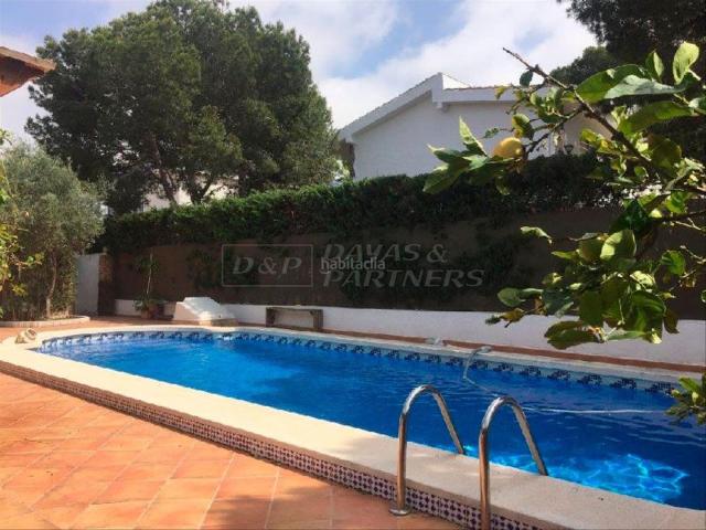 Chalet en venta en Torrevieja, Los Balcones Los Altos. Villa en venta en Los Balcones, 5 dormitorios. Chalets.