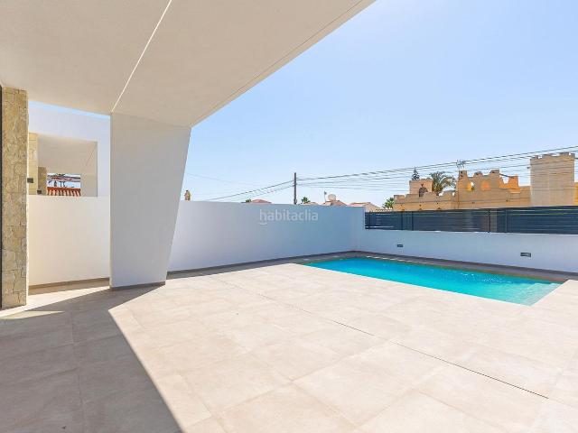 Chalet en venta en Torrevieja, Los Balcones Los Altos. Villas de Obra Nueva con Piscina Privada en una de las Zonas Residenciales Más Exclusivas de Torrevieja. Chalets.