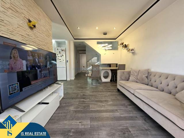 Chalet en venta en Torrevieja, Parque Acuático Sector 25. Villa con piscina privada, en la provincia de Alicante, en la ciudad de Torrevieja. 4 habitaciones 114 m² 2,5 kilómetros del m. Chalets.