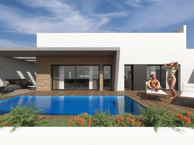 Chalet en venta en Torrevieja, Parque Acuático Sector 25. VILLA INDEPENDIENTE CON PISCINA PRIVADA EN TORREVIEJA. Chalets.