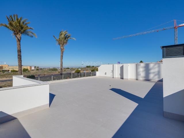 Chalet en venta en Torrevieja, Parque Acuático Sector 25. Villa 1 Sunset Lakeviews Ref. SL111. Chalets.