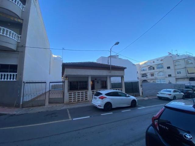Chalet en venta en Torrevieja, Playa del cura