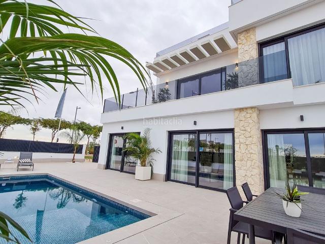 Chalet en venta en Torre Pacheco, Mar Menor golf. Villa Capri Exclusiva Villa de Lujo con Piscina Privada, Jacuzzi y Solárium en TorrePacheco. Chalets Torre.