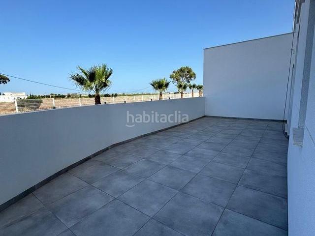 Chalet en venta en Torre Pacheco, Mar Menor golf. Exquisita Villa en Los Alcázares Listo para Entrar a Vivir!. Chalets Torre.