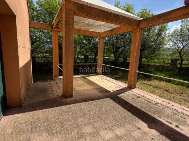 Chalet en venta en Torrecaballeros. Chalet individual con parcela y piscina en venta en Torrecaballeros. Chalets.