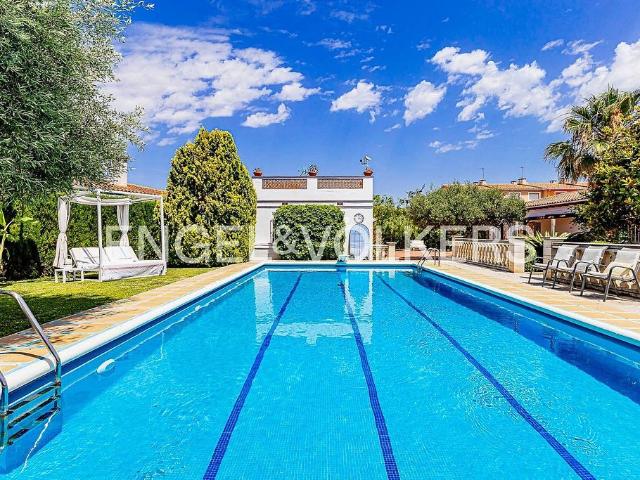 Chalet en venta en Torredembarra, de 259 m² 5 habitaciones por 560.000